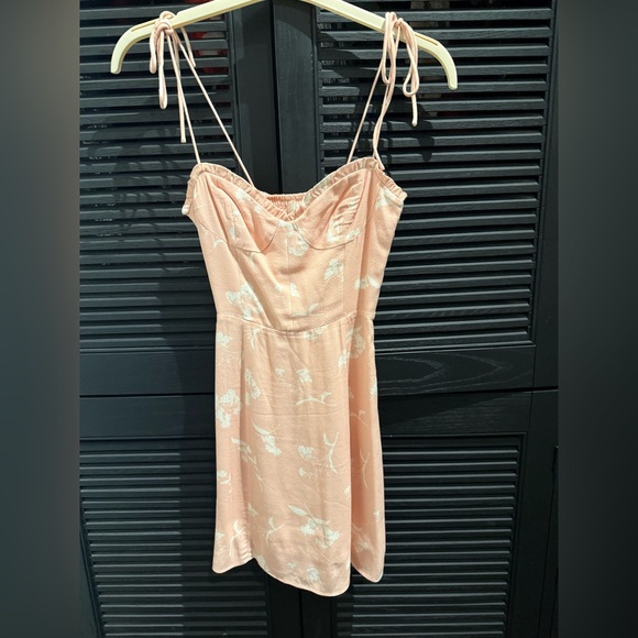 Aritzia Wilfred Fable Floral Dress in Coral Blush - Picture 7 of 13